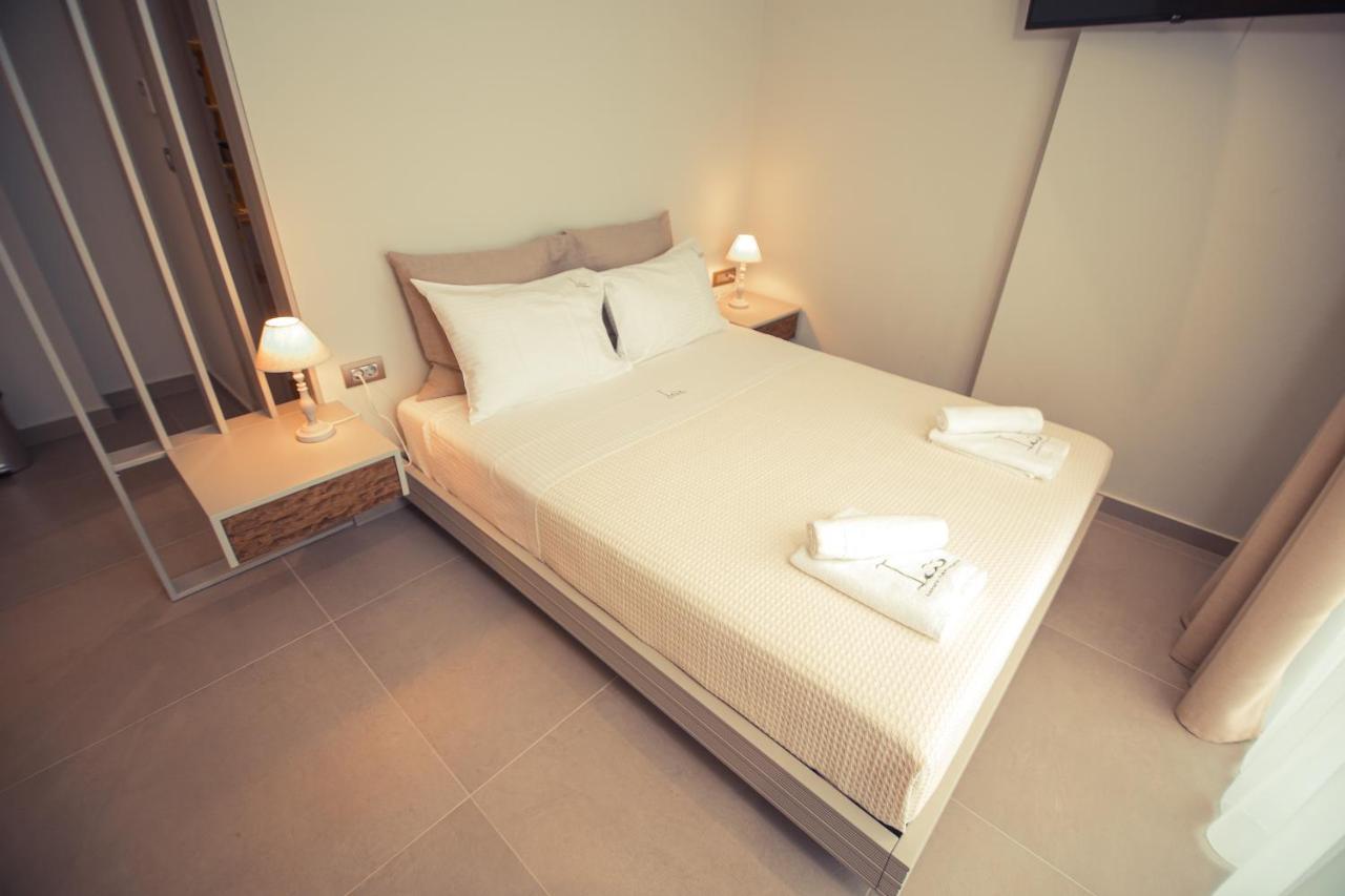 Io Luxury Pool & Hot Tub Suites Preveza Eksteriør bilde