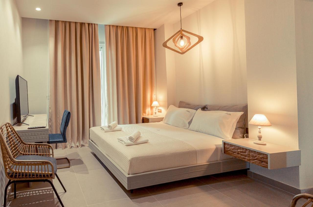 Io Luxury Pool & Hot Tub Suites Preveza Eksteriør bilde