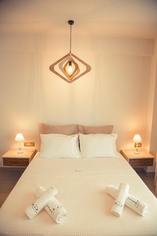 Io Luxury Pool & Hot Tub Suites Preveza Eksteriør bilde