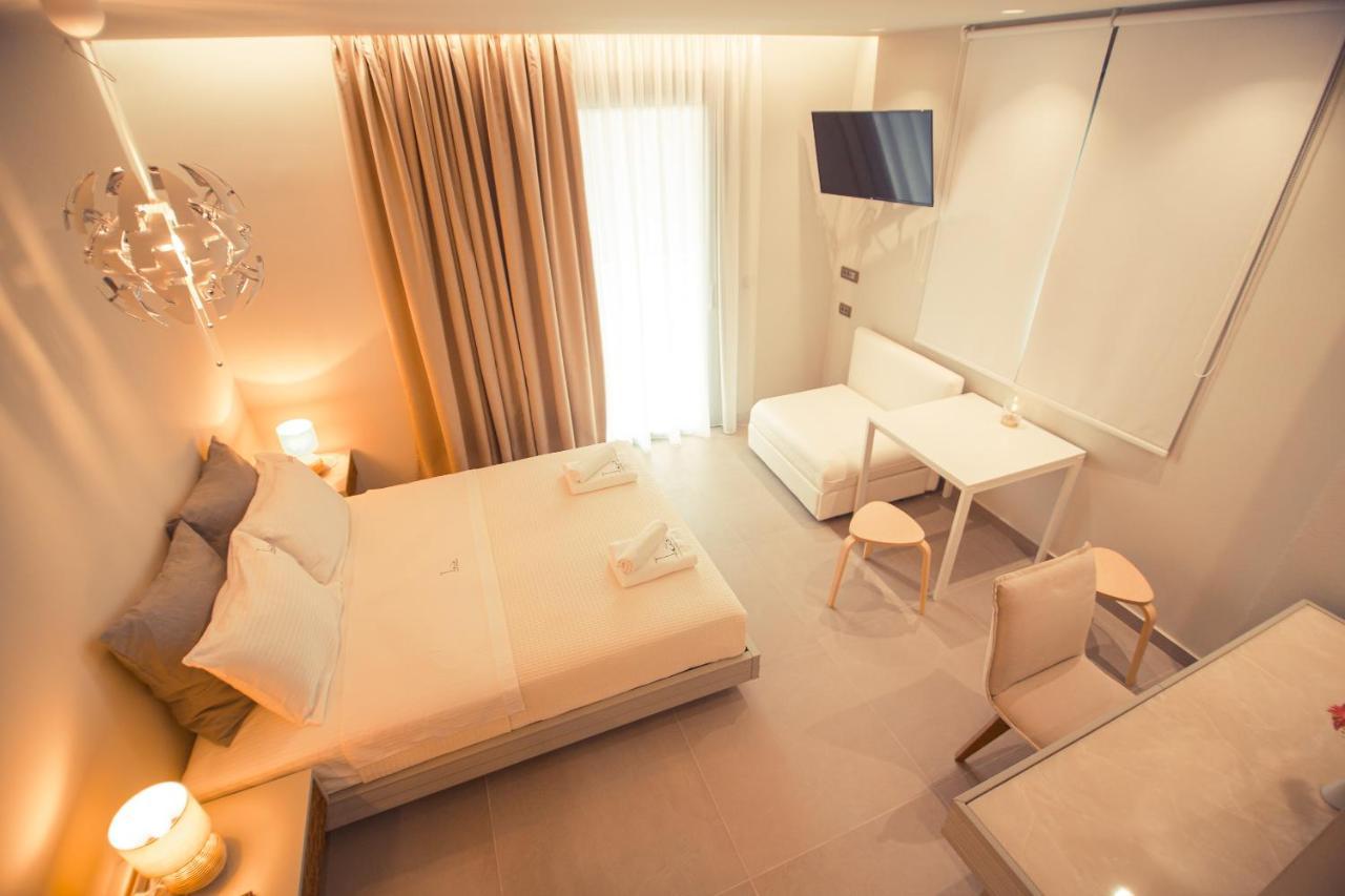 Io Luxury Pool & Hot Tub Suites Preveza Eksteriør bilde