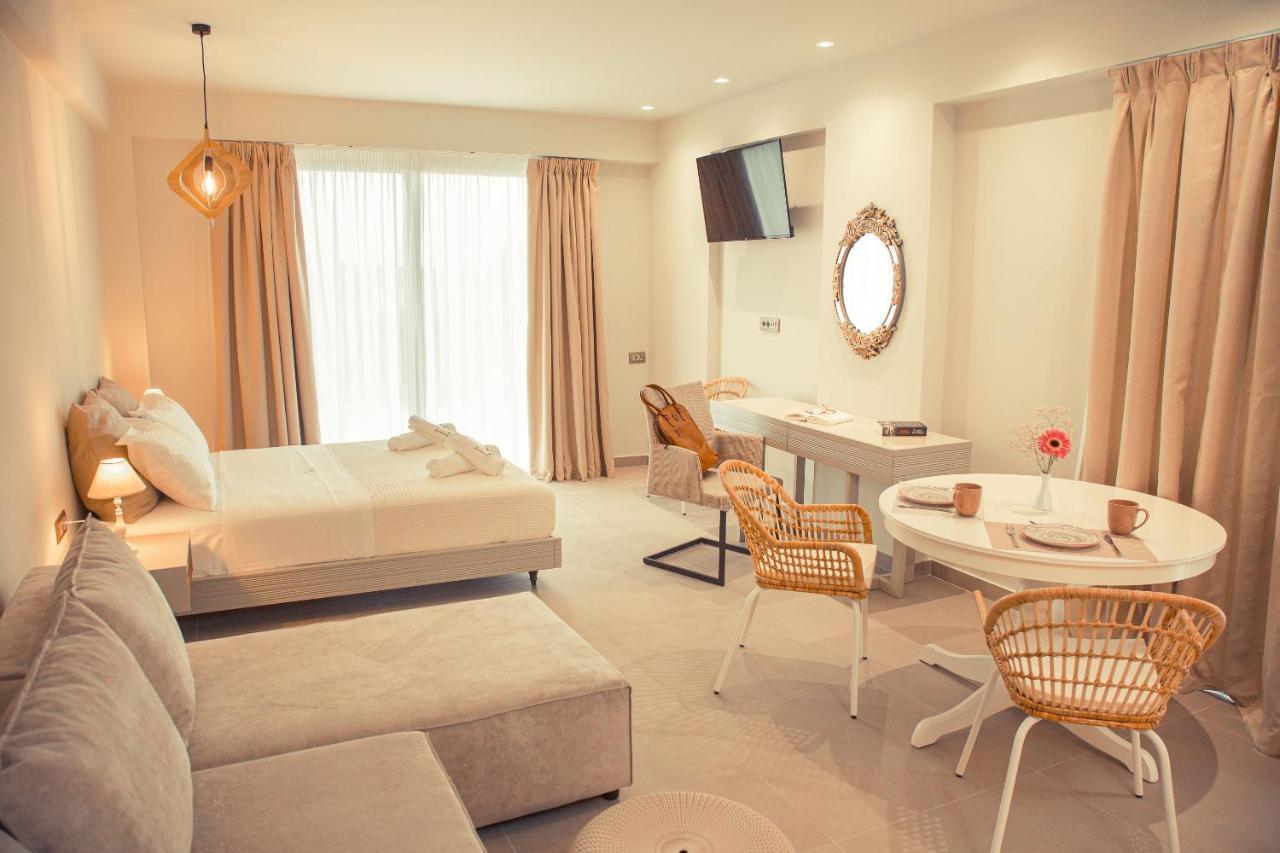 Io Luxury Pool & Hot Tub Suites Preveza Eksteriør bilde