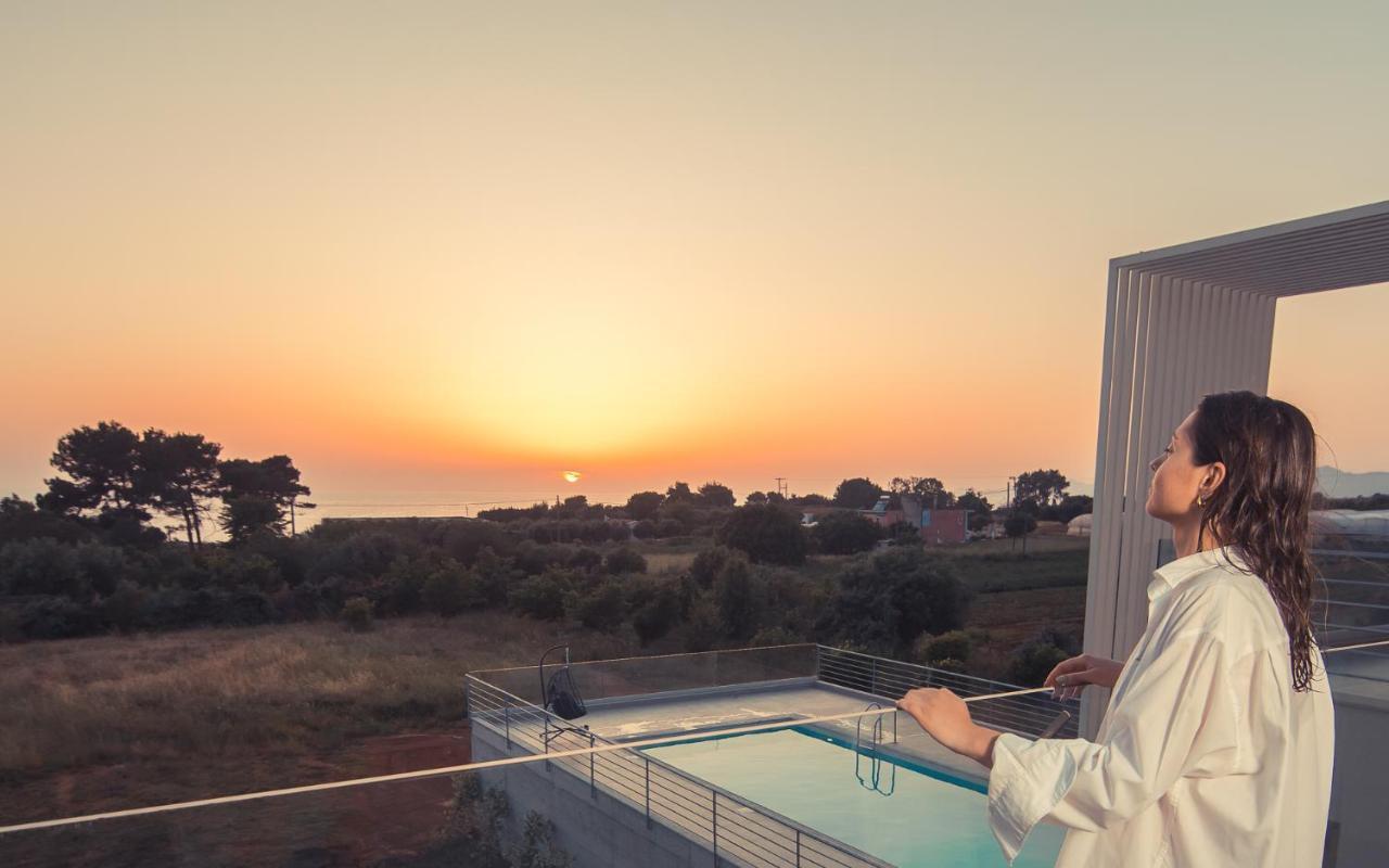 Io Luxury Pool & Hot Tub Suites Preveza Eksteriør bilde