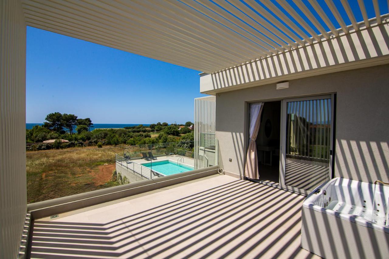 Io Luxury Pool & Hot Tub Suites Preveza Eksteriør bilde