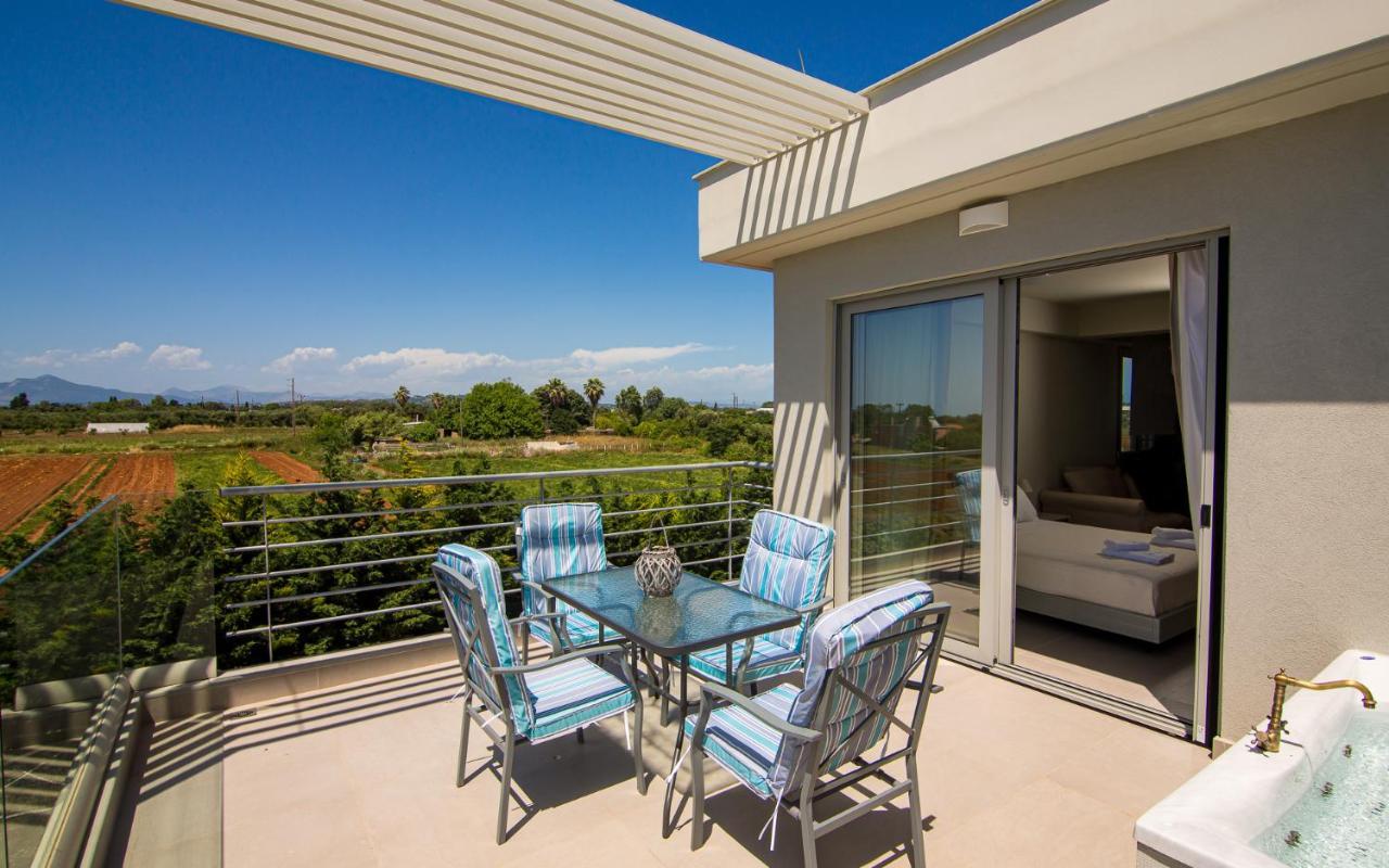Io Luxury Pool & Hot Tub Suites Preveza Eksteriør bilde