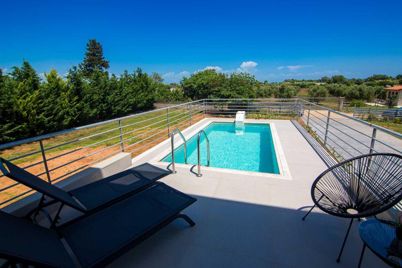 Io Luxury Pool & Hot Tub Suites Preveza Eksteriør bilde