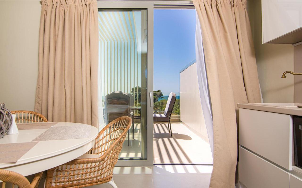 Io Luxury Pool & Hot Tub Suites Preveza Eksteriør bilde