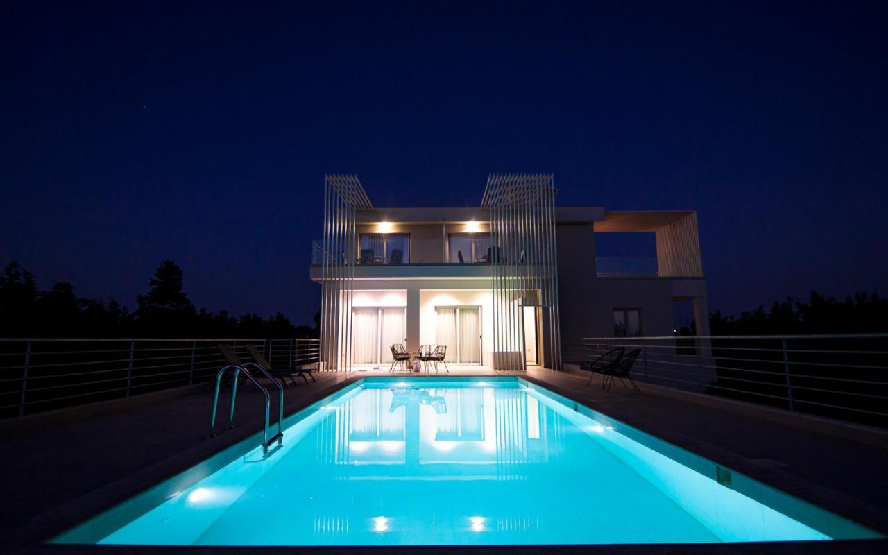 Io Luxury Pool & Hot Tub Suites Preveza Eksteriør bilde