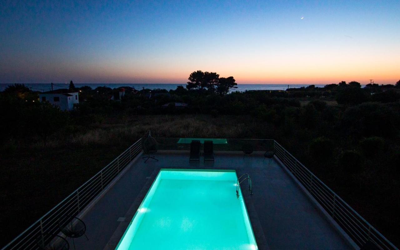 Io Luxury Pool & Hot Tub Suites Preveza Eksteriør bilde