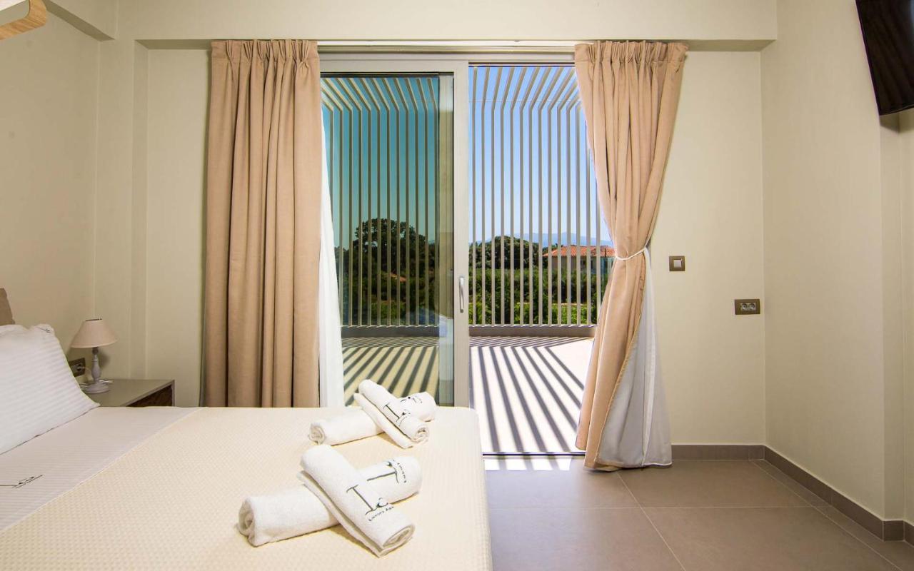 Io Luxury Pool & Hot Tub Suites Preveza Eksteriør bilde