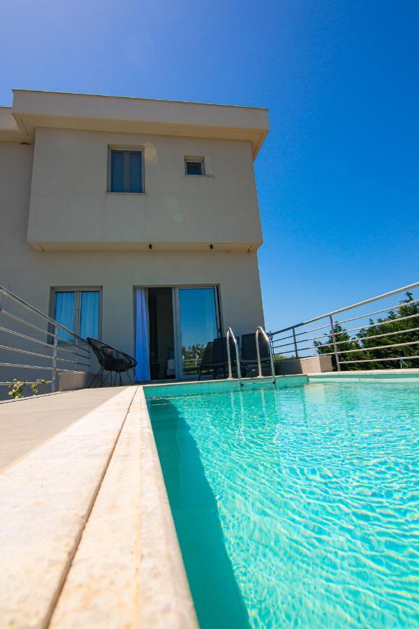 Io Luxury Pool & Hot Tub Suites Preveza Eksteriør bilde