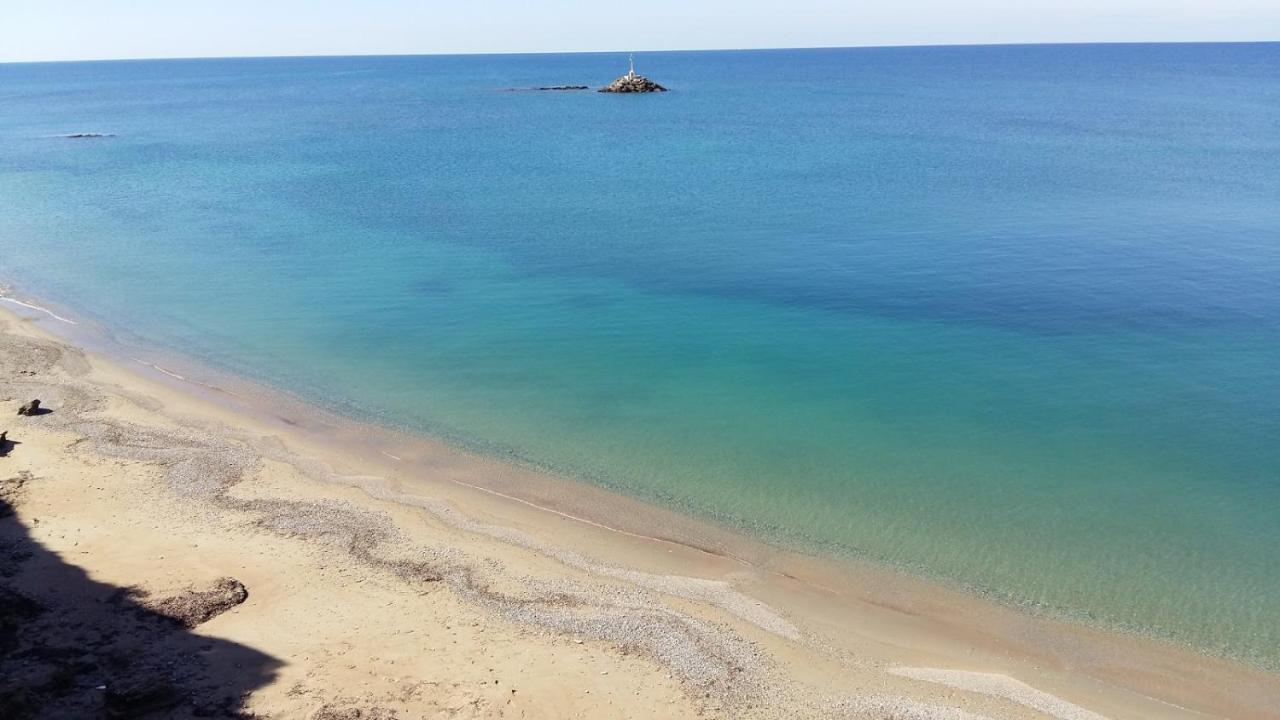 Io Luxury Pool & Hot Tub Suites Preveza Eksteriør bilde