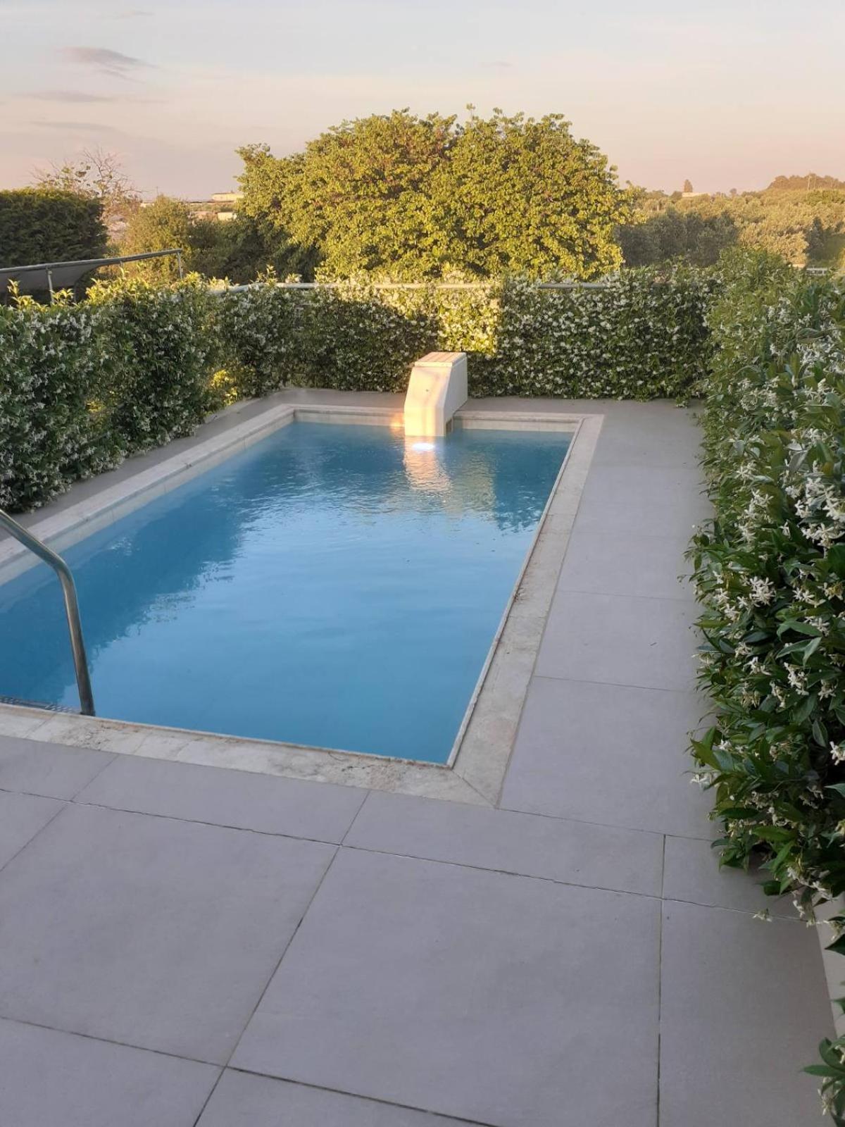 Io Luxury Pool & Hot Tub Suites Preveza Eksteriør bilde